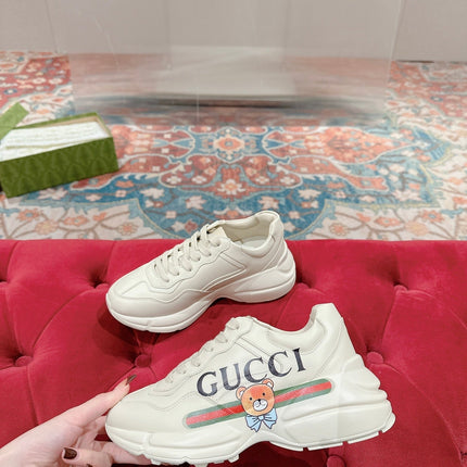 GG RHYTON TRAINER WHITE CALFSKIN WITH BEAR MOTIF