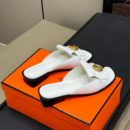 ISLE SANDAL IN WHITE CALFSKIN