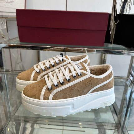 GG TENNIS SNEAKER IN CAMEL BROWN CANVAS WITH BEIGE FLEECE LINING