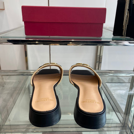 VLTN HIGH HEEL 25S 30 MM IN BEIGE FABRIC AND BLACK LAMBSKIN WITH EMBROIDERED CHERRY MOTIF