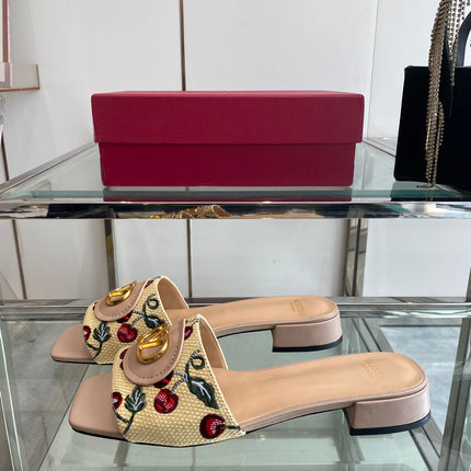 VLTN HIGH HEEL 25S 30 MM IN BEIGE FABRIC AND MUTED PINK LAMBSKIN WITH EMBROIDERED CHERRY MOTIF