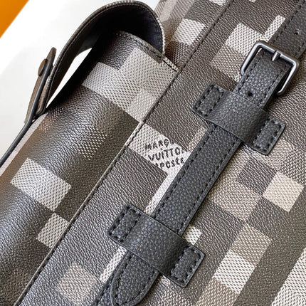 LV 25S CHRISTOPHER BACKPACK 47 IN DAMOFLAGE BLACK CALFSKIN