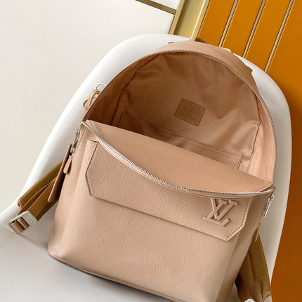 LV 25S TAKEOFF BACKPACK 43 IN BEIGE CALFSKIN