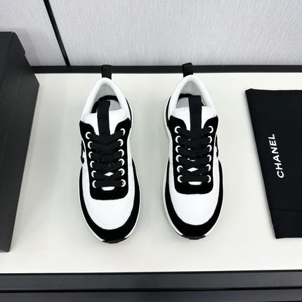 SNEAKER IN BLACK SUEDE AND WHITE CALFSKIN