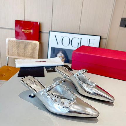 ROCKSTUD CAGED MULES 5 CM IN SILVER CALFSKIN