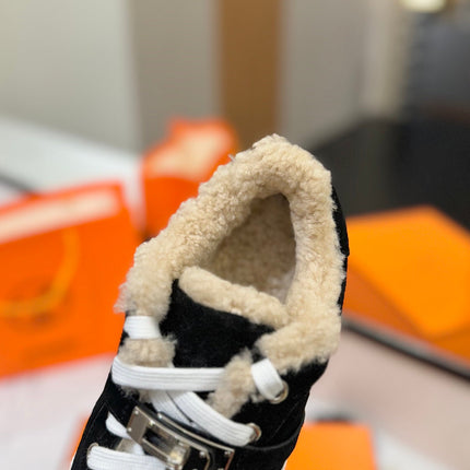 DAY SNEAKER IN BLACK SUEDE AND FLEECE LINING