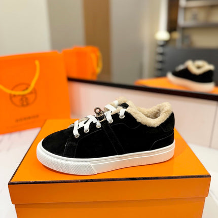 DAY SNEAKER IN BLACK SUEDE AND FLEECE LINING