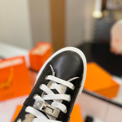 DAY SNEAKER IN BLACK CALFSKIN AND FLEECE LINING