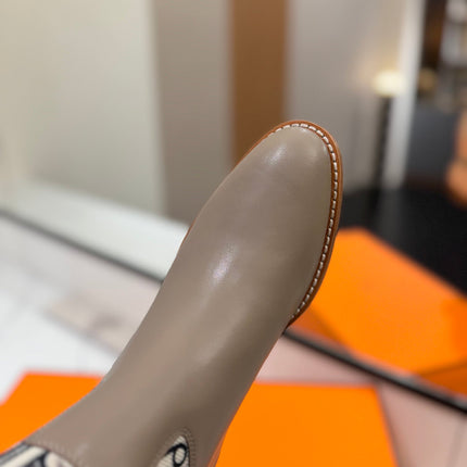 JUMPING BOOT 2 CM IN PASTEL GRAY CALFSKIN AND BLACK MIX WHITE FABRIC