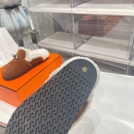 SLIP-ON MULE IN UMBER BROWN SUEDE AND SHEARLING LINING