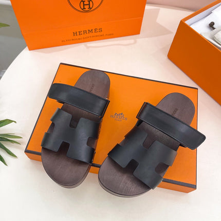 KOS CLOG IN BLACK CALFSKIN