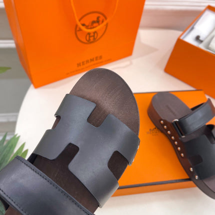 KOS CLOG IN BLACK CALFSKIN