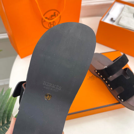 KOS CLOG IN BLACK SUEDE