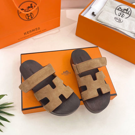 KOS CLOG IN PEANUT BROWN SUEDE