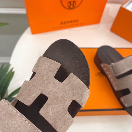 KOS CLOG IN KHAKI BROWN SUEDE