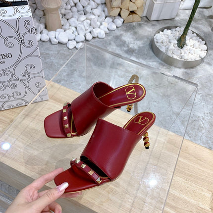 ROCKSTUD TOWER-HEEL MULES IN CURRANT RED CALFSKIN 7 CM