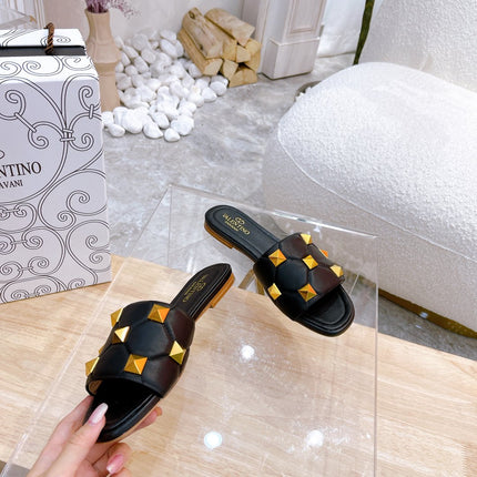 STUD FLAT SLIDE IN BLACK LAMBSKIN