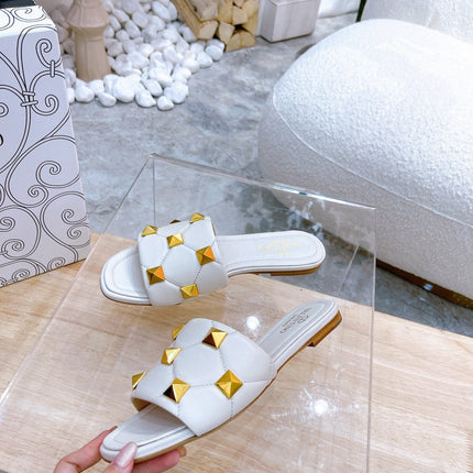 STUD FLAT SLIDE IN WHITE LAMBSKIN