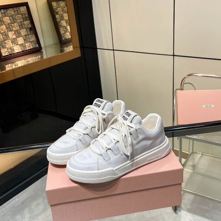 SKATEBOARD SNEAKERS IN OFF WHITE BLEACHED CALFSKIN