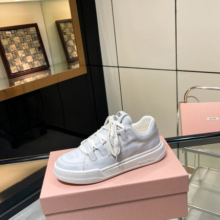 SKATEBOARD SNEAKERS IN OFF WHITE BLEACHED CALFSKIN