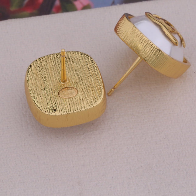 DOUBLE C GOLD MOP STUD EARRINGS