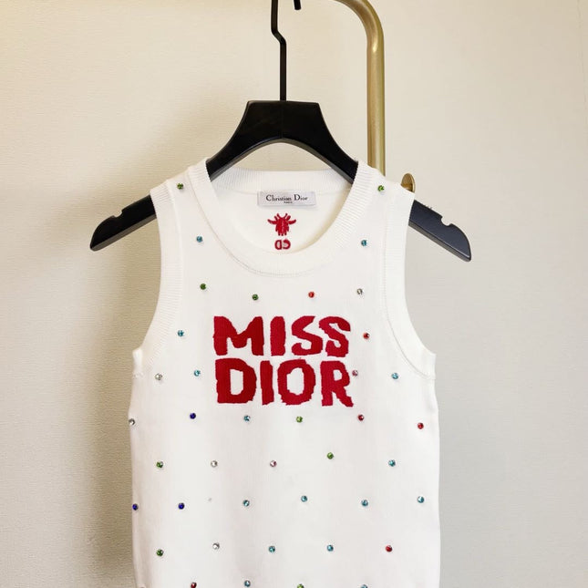 Knitted round neck sleeveless vest