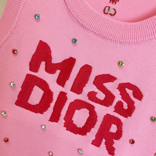 Knitted round neck sleeveless vest