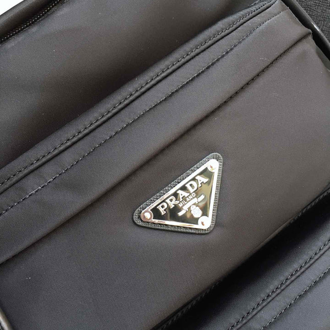 TRIANGLE LOGO BACKPACK 40 IN BLACK RE-NYLON