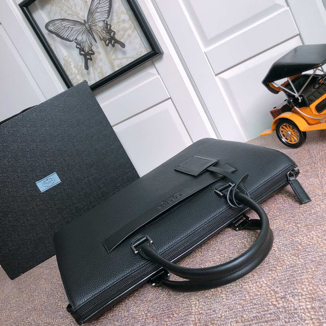 BRIEFCASE 40 IN BLACK GRAINED CALFSKIN