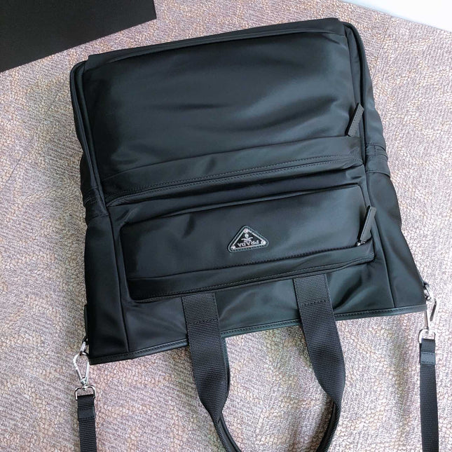 TOTE BAG 38 IN BLACK RE-NYLON AND SAFFIANO LEATHER TRIM