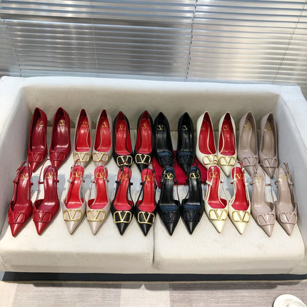 VLOGO SIGNATURE WHITE CALFSKIN HIGH SLINGBACK PUMP 7 CM WITH GOLD LOGO