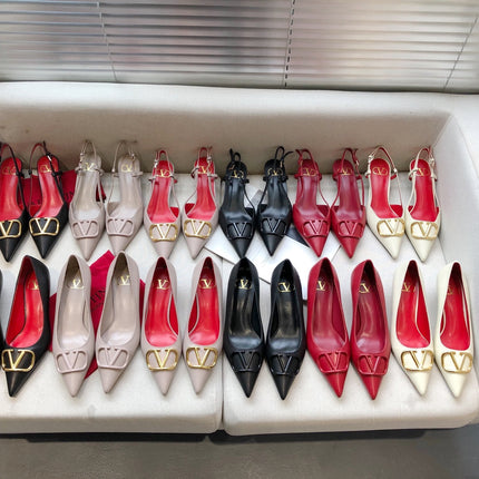 VLOGO SIGNATURE BLACK CALFSKIN HIGH SLINGBACK PUMP 4 CM WITH GOLD LOGO