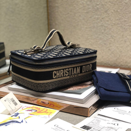 SMALL 24 VANITY CASE IN BLACK MONOGRAM OBLIQUE JACQUARD