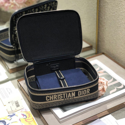 SMALL 24 VANITY CASE IN BLACK MONOGRAM OBLIQUE JACQUARD