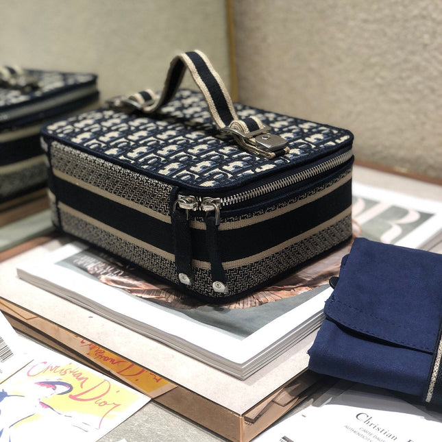 SMALL 24 VANITY CASE IN BLACK MONOGRAM OBLIQUE JACQUARD
