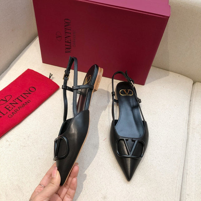 VLOGO SIGNATURE BLACK CALFSKIN FLAT SLINGBACK PUMP