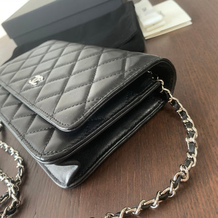 CC MINI 19 CLASSIC WALLET WITH STRAP IN BLACK LAMBSKIN WITH SILVER HARDWARE