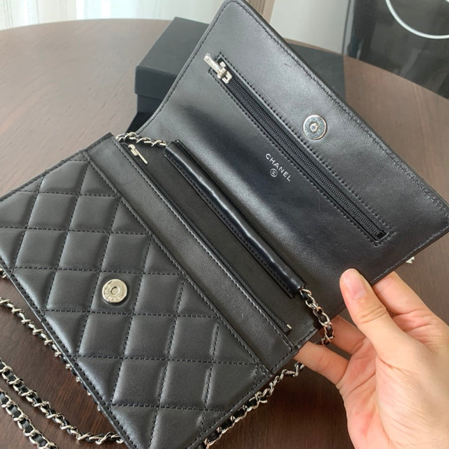 CC MINI 19 CLASSIC WALLET WITH STRAP IN BLACK LAMBSKIN WITH SILVER HARDWARE