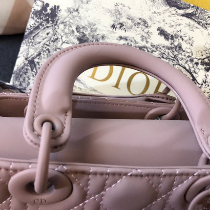 MEDIUM LADY 20 BAG IN LIGHT PINK CALFSKIN