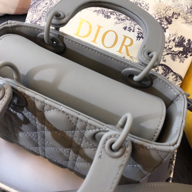 MEDIUM LADY 20 BAG IN GREY CALFSKIN