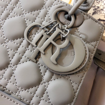 MEDIUM LADY 20 BAG IN GREY CALFSKIN