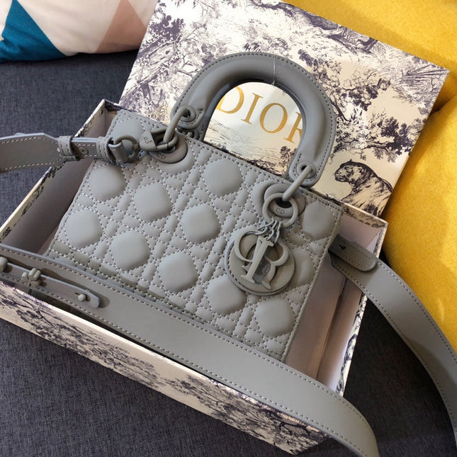MEDIUM LADY 20 BAG IN GREY CALFSKIN