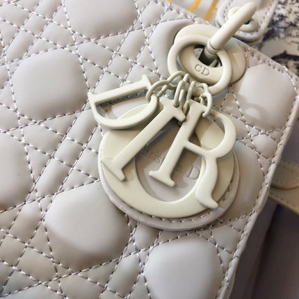 MEDIUM LADY 20 BAG IN WHITE CALFSKIN