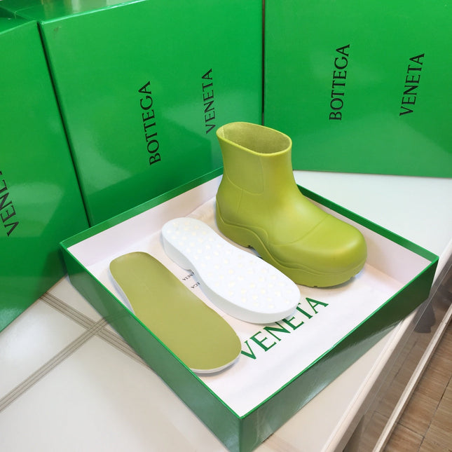 PUDDLE ANKLE BOOT IN OLIVE GREEN RUBBER