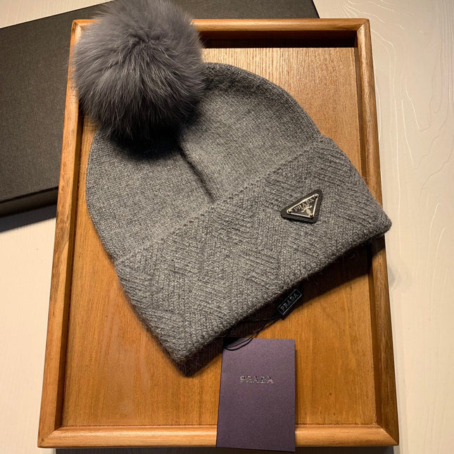 BEANIE HAT IN DOVE GRAY WOOL AND RABBIT FUR 361434
