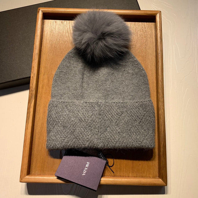 BEANIE HAT IN DOVE GRAY WOOL AND RABBIT FUR 361434