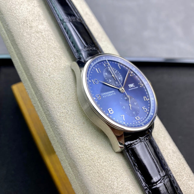 PORTUGIESER AUTOMATIC 40 MM WATCH SILVER CASE WITH BLACK LEATHER STRAP AND NAVY BLUE DIAL
