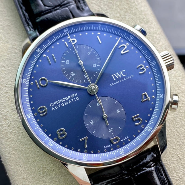 PORTUGIESER AUTOMATIC 40 MM WATCH SILVER CASE WITH BLACK LEATHER STRAP AND NAVY BLUE DIAL