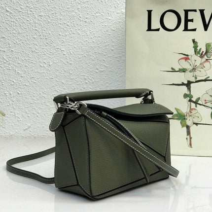 LOE MINI 18 PUZZLE BAG IN JUNIPER GREEN CALFSKIN