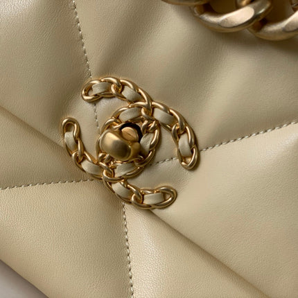 19 FLAP BAG 30 LIGHT YELLOW GOATSKIN